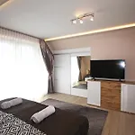 Apartment Lux Apartmanhaz *