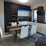 Apartment Lux Apartmanhaz Paloznak