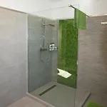 Lux Apartmanhaz * Paloznak