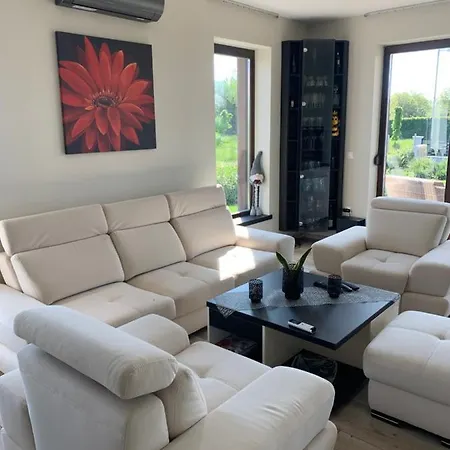 Lux Apartmanhaz 아파트 펄로즈너크