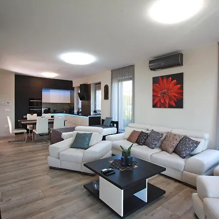 아파트 Lux Apartmanhaz
