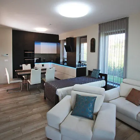 아파트 Lux Apartmanhaz