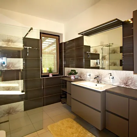 아파트 Lux Apartmanhaz