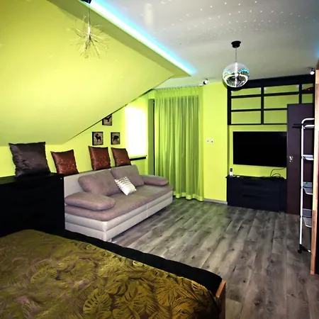 Lux Apartmanhaz 아파트 펄로즈너크