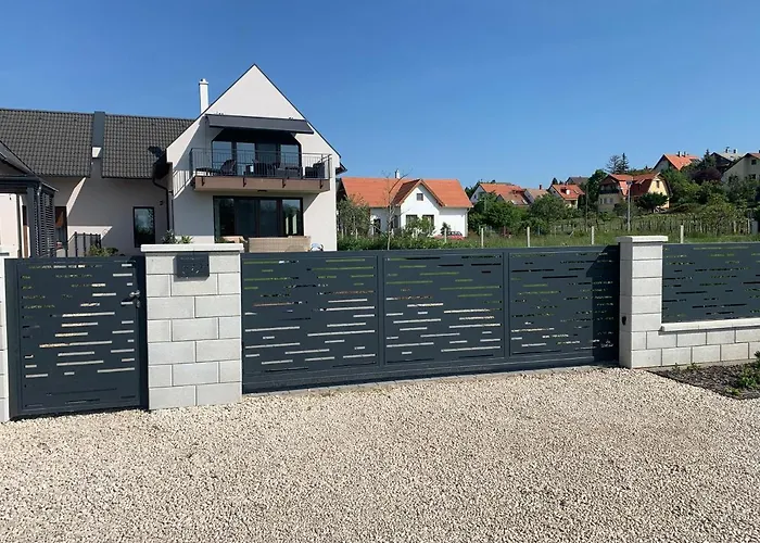 Lux Apartmanhaz Apartament *