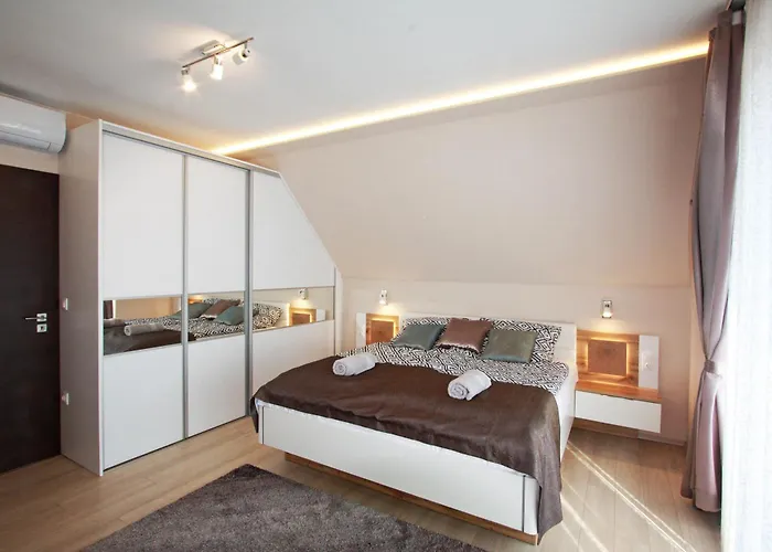 Lux Apartmanhaz Apartament Paloznak