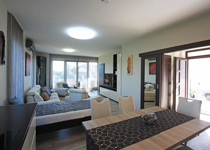 Apartament Lux Apartmanhaz *