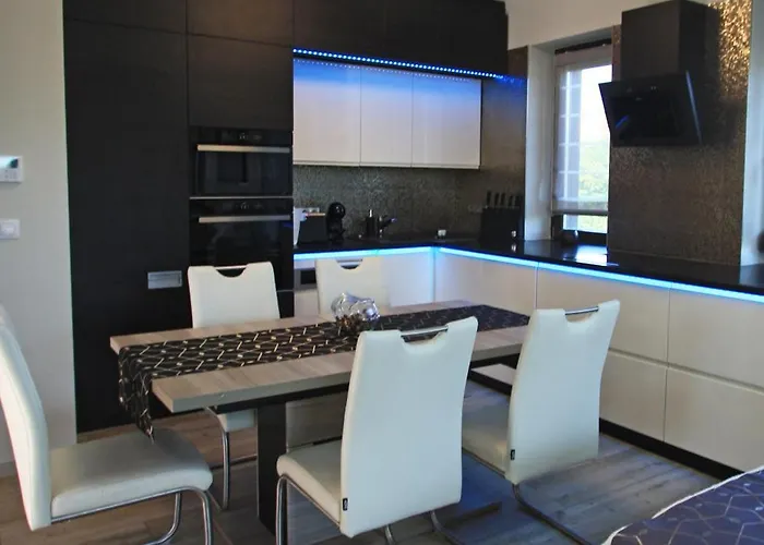 Apartament Lux Apartmanhaz Paloznak