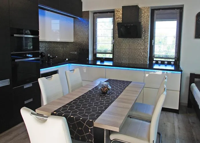 Lux Apartmanhaz * Paloznak