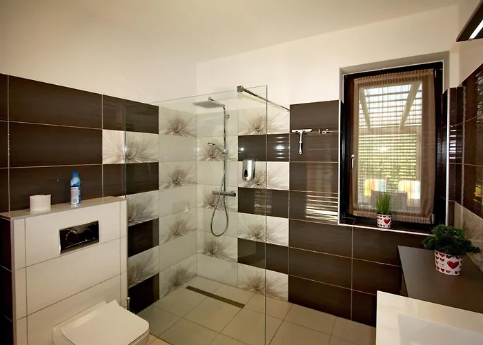 Lux Apartmanhaz *